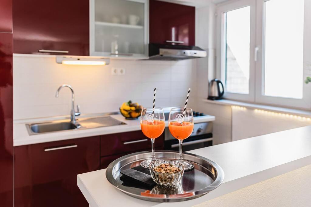 Holiday Home Marina-Renovated House In City Center โรกอซนิซา ภายนอก รูปภาพ
