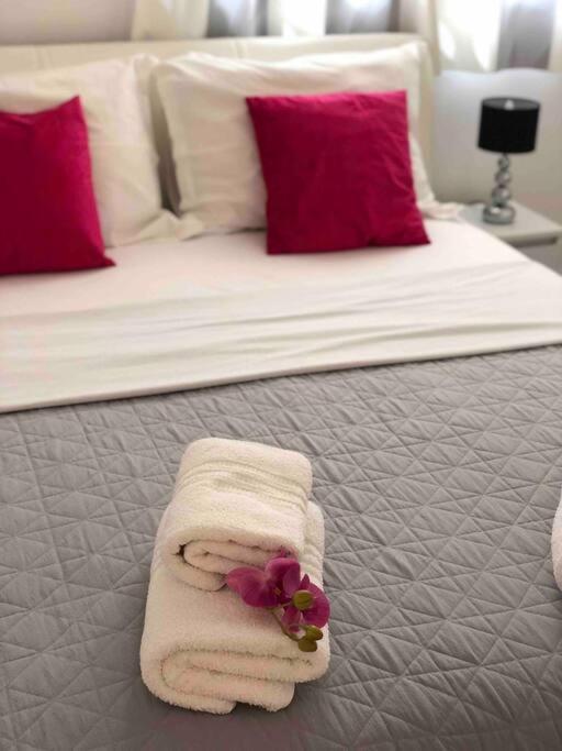 Holiday Home Marina-Renovated House In City Center โรกอซนิซา ภายนอก รูปภาพ
