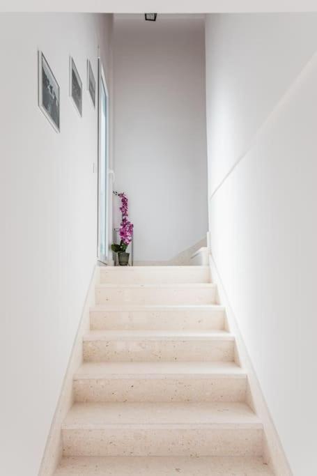 Holiday Home Marina-Renovated House In City Center โรกอซนิซา ภายนอก รูปภาพ